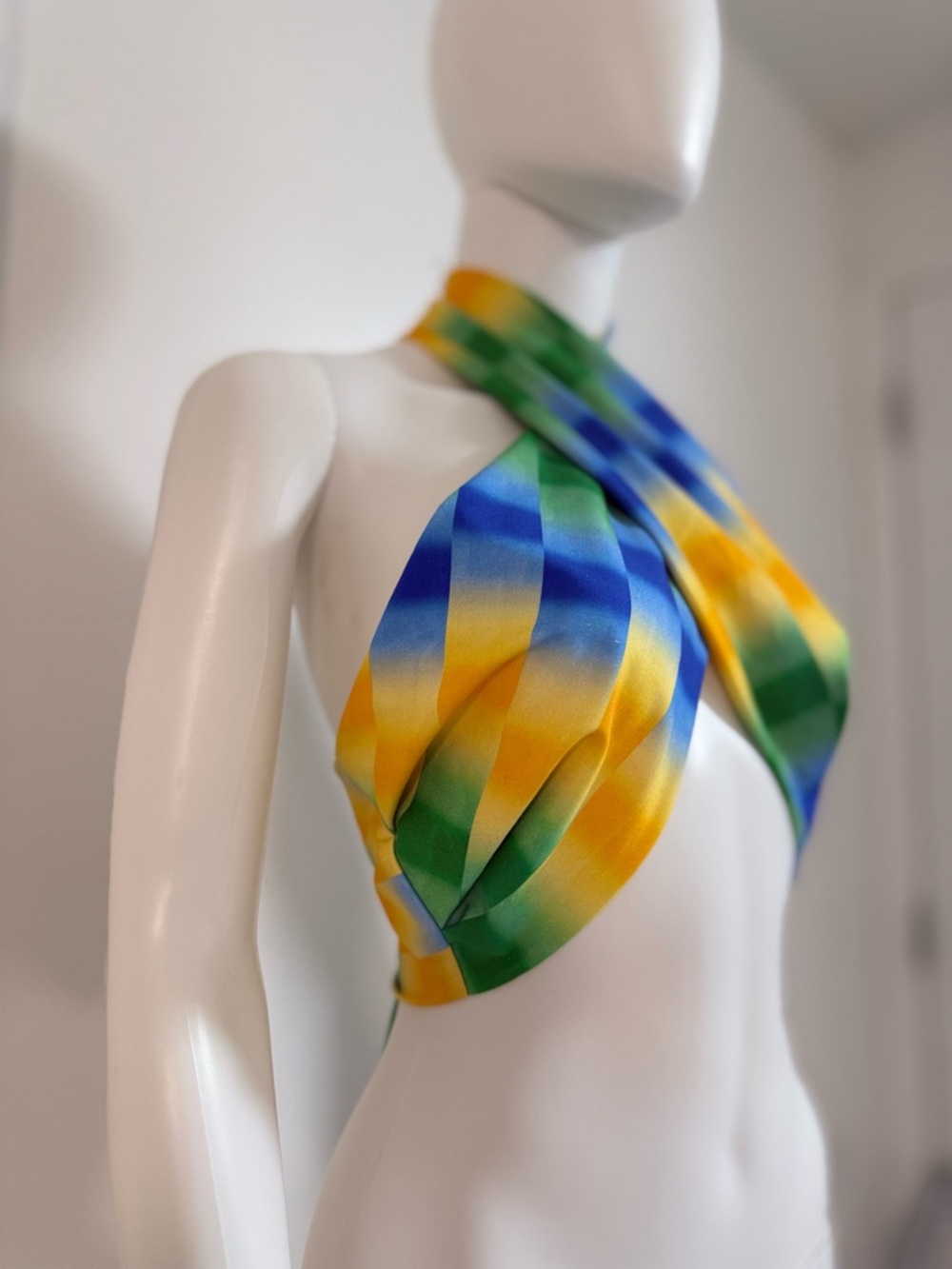 Colorblock Cross Halter Scarf Top - Picture 7 of 8